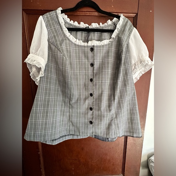 Other - Cute Plaid Sleeve Office Top